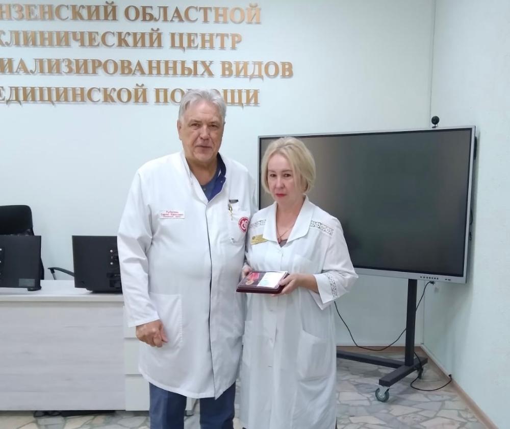 ​🏅 Врач-дерматовенеролог Светлана Владимировна Рясенцева награждена медалью Пензенского областного клинического центра СВМП " За доблестный труд в здравоохранении".